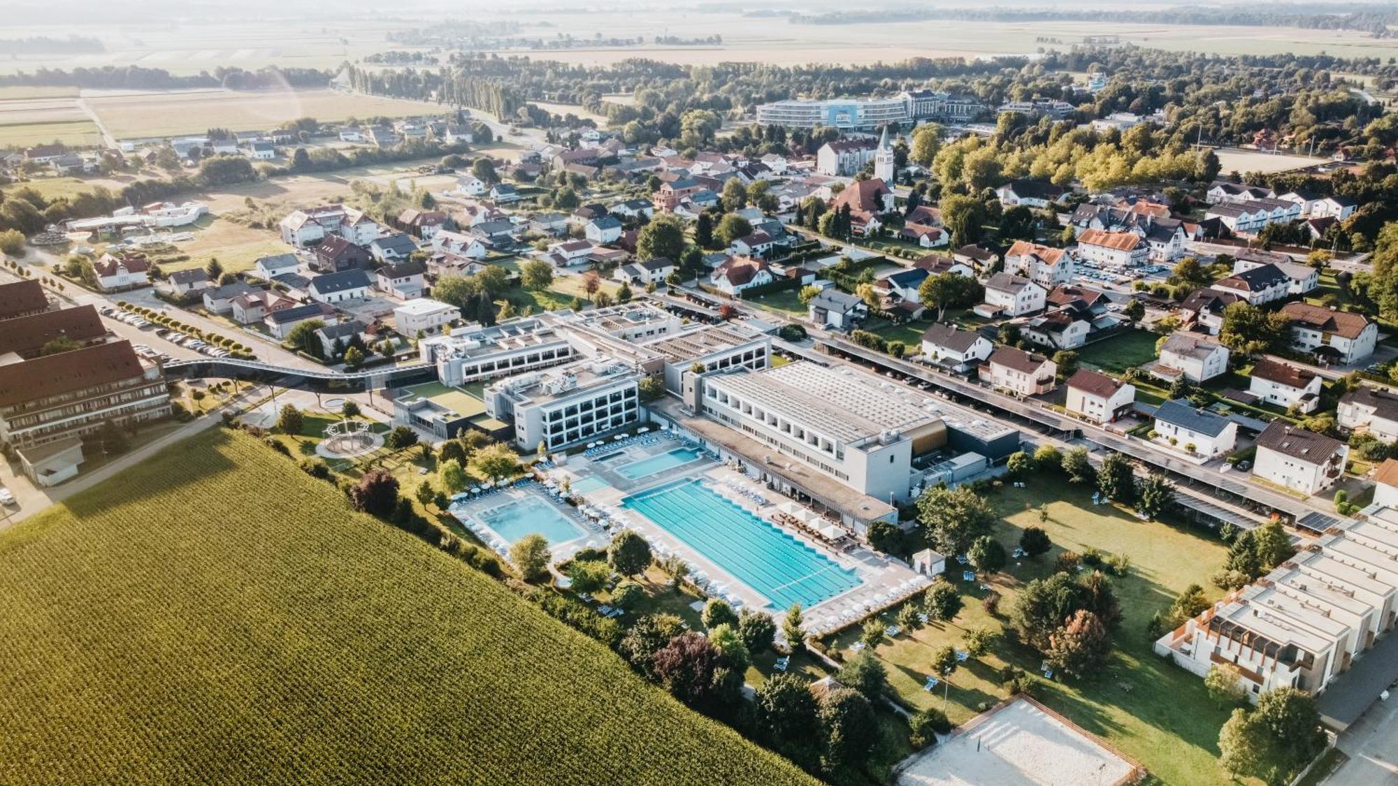 Hotel Vivat Moravske Toplice Bagian luar foto